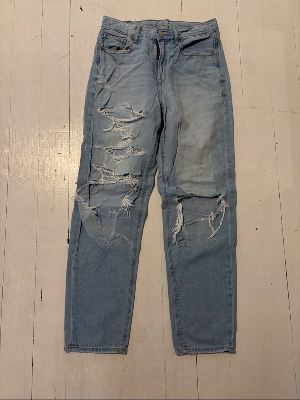 American Eagle Outfitters Light Blue Ripped Relaxed Jeans